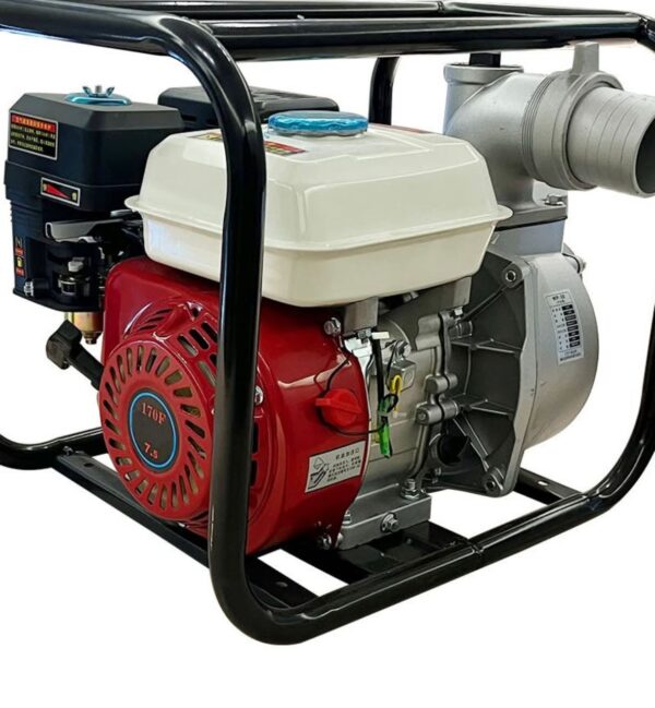 Pompe à eau avec moteur à essernce